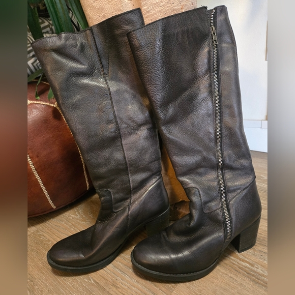Made in Portugal Knee High Lined Leather Block Heeled Zip Up Boots - Picture 3 of 16